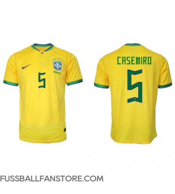 Brasilien Casemiro #5 Replik Heimtrikot WM 2022 Kurzarm